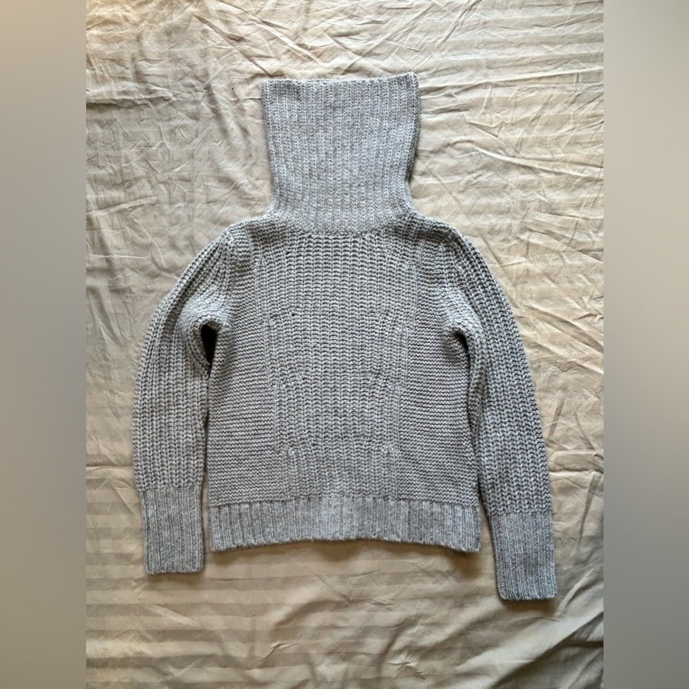 Banana Republic mixed stitch turtle neck sweater color grey size S